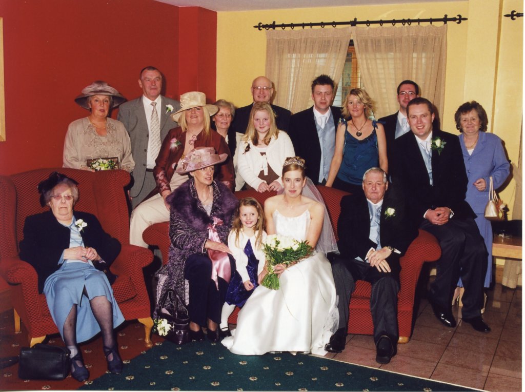 helenasfamilyneg25a.jpg