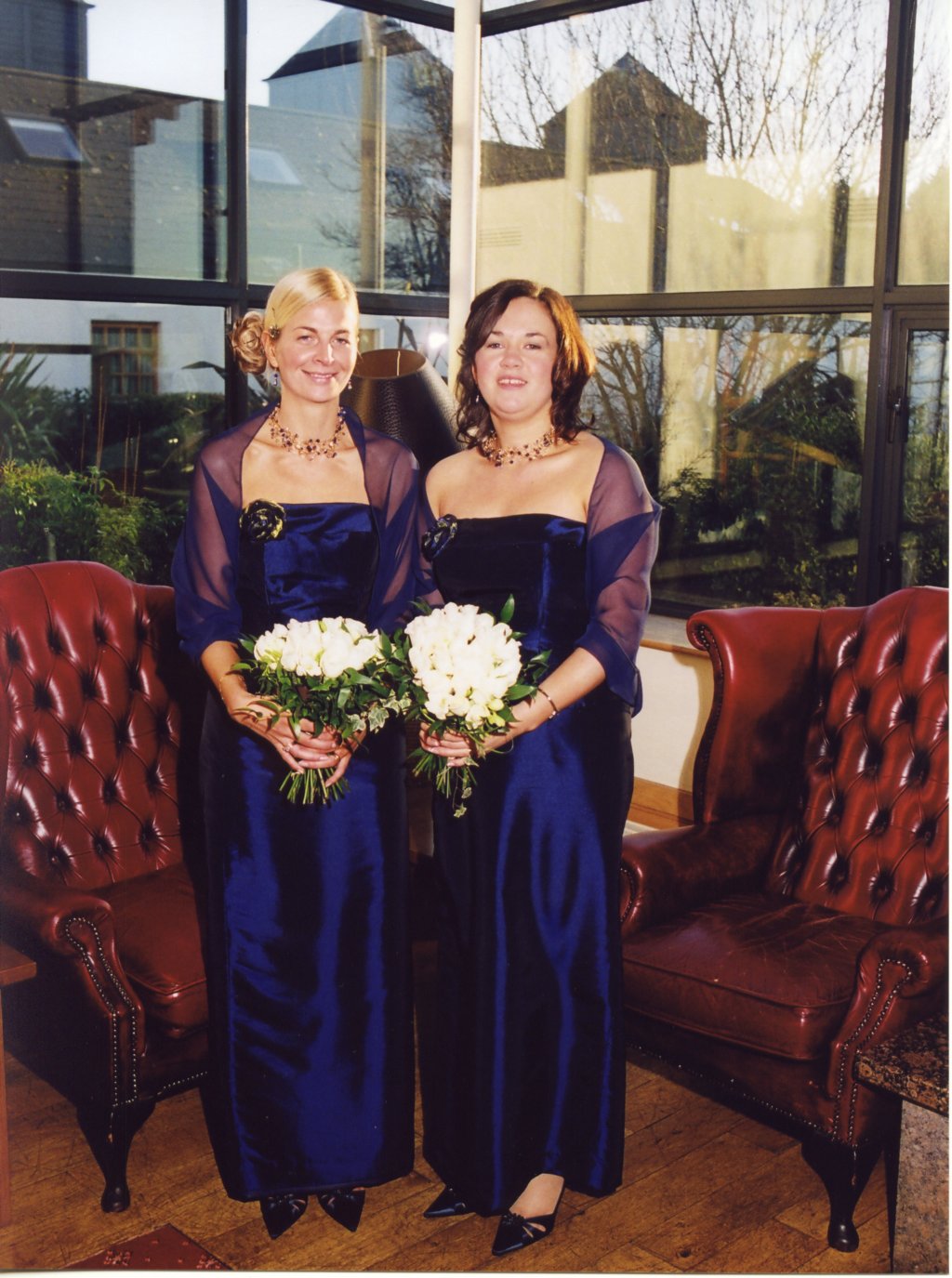 lesleyandreaneg12a.jpg